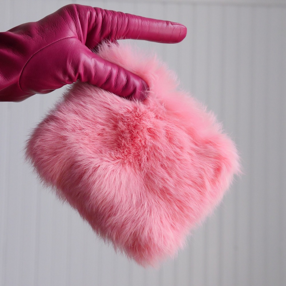 Cutest vintage fluffy pink fur pocket‎